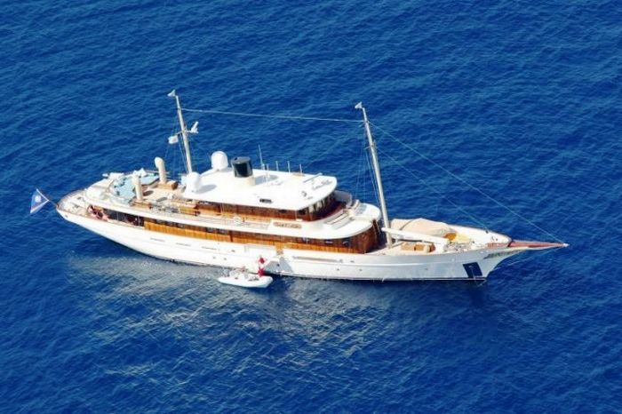 Vajoliroja, Johny Depp's Luxury Yacht (12 pics)