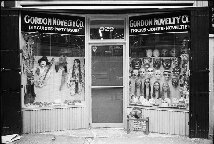 New York City Street Photography 1974 (18 pics)