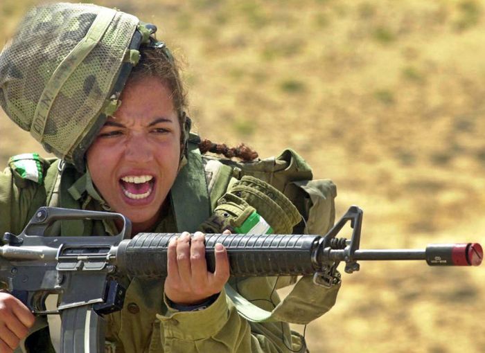 Female Soldiers (30 pics)