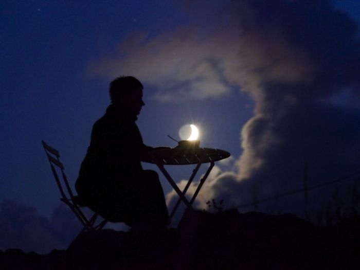 Charming Moon (16 pics)