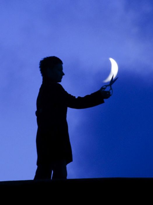 Charming Moon (16 pics)