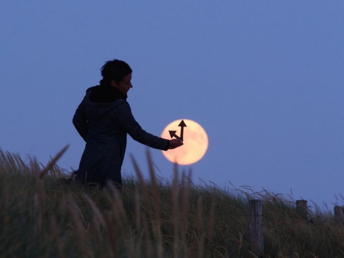 Charming Moon (16 pics)