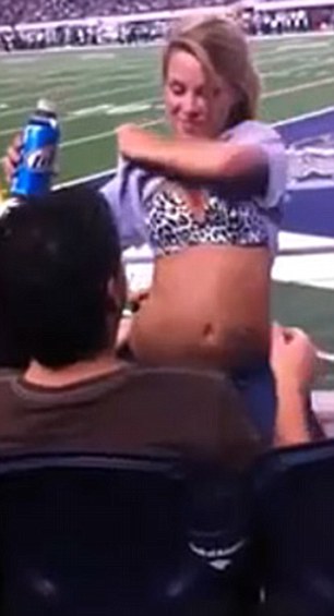 This Couple Is Really Enjoying the Game (8 pics + video)