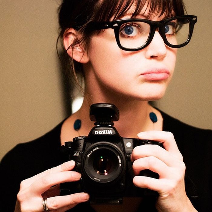 Cute Girls With Cameras 26 Pics