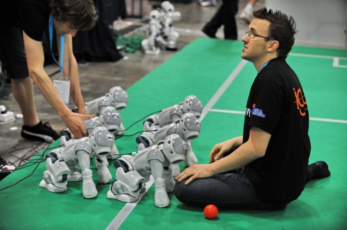 Robots Around the World (33 pics)