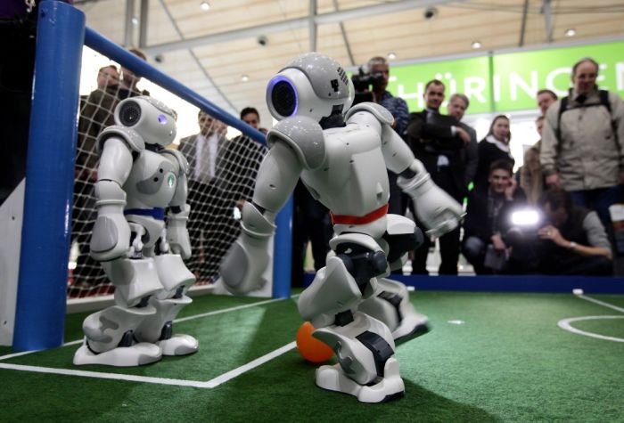 Robots Around the World (33 pics)