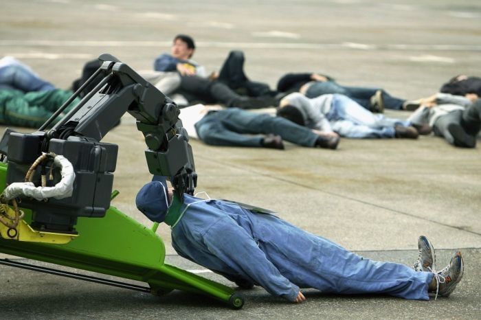 Robots Around the World (33 pics)