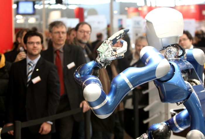 Robots Around the World (33 pics)