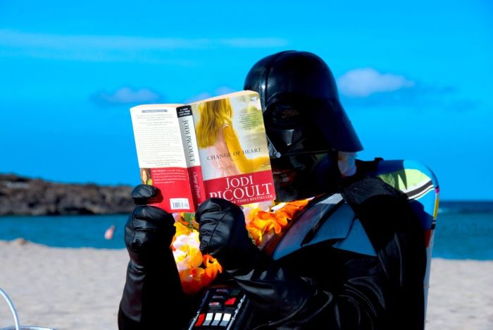 Darth Vader’s Hawaiian Vacation (24 pics)
