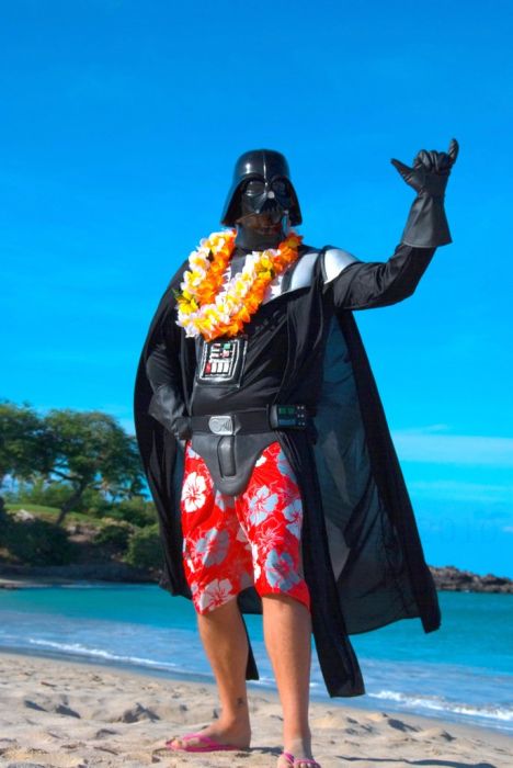 Darth Vader’s Hawaiian Vacation (24 pics)