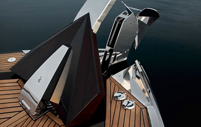Hedonist Yacht (17 pics)