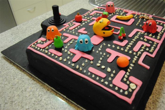 Pac-Man Cake (8 pics)
