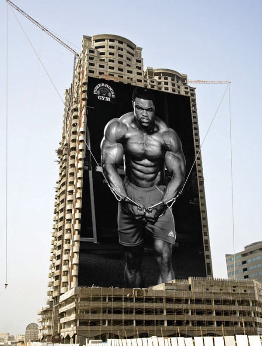 The Best of Ads on Buildings (21 pics)