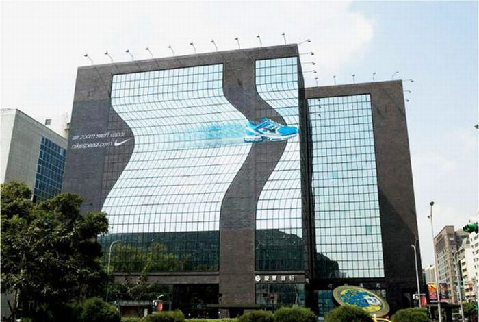 The Best of Ads on Buildings (21 pics)