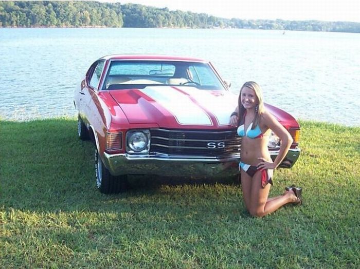 Girls Help to Sell Vehicles on Ebay (51 pics)