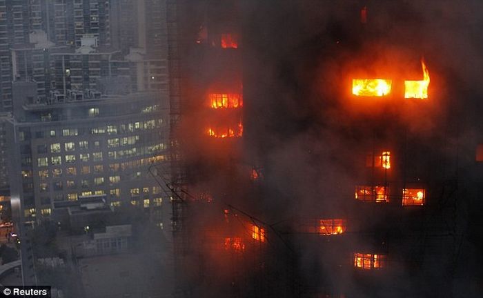 Fire Inferno in Shanghai (30 pics)