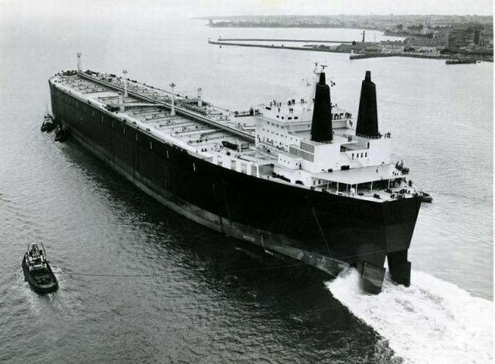 The Construction of Supertankers (36 pics)