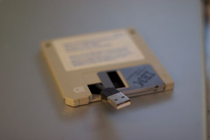 DIY USB Floppy (7 pics)