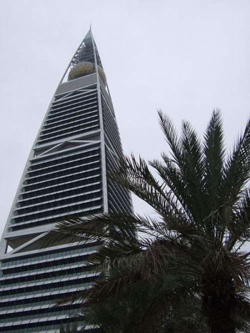 Unusual Skyscrapers Around the World (23 pics)