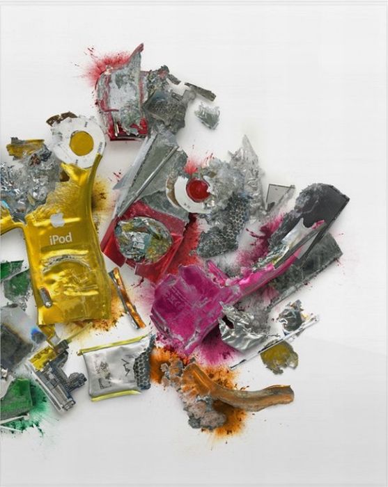 Destroyed Apple Gadgets (19 pics)