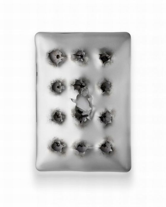 Destroyed Apple Gadgets (19 pics)