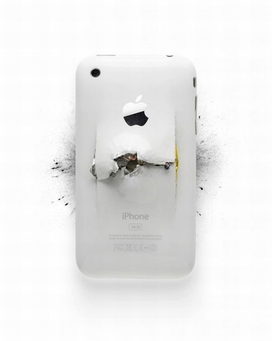 Destroyed Apple Gadgets (19 pics)
