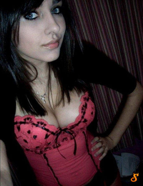 Cute Emo Girls (60 pics)