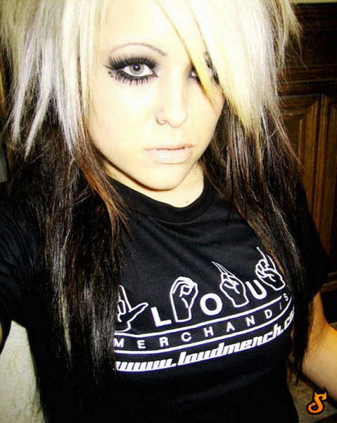 Cute Emo Girls (60 pics)