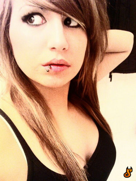 Cute Emo Girls (60 pics)