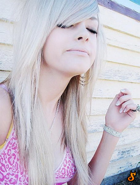 Cute Emo Girls (60 pics)