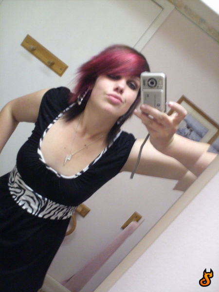 Cute Emo Girls (60 pics)