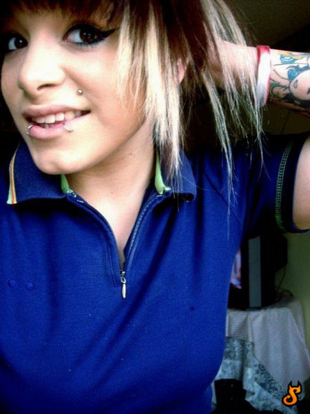 Cute Emo Girls (60 pics)