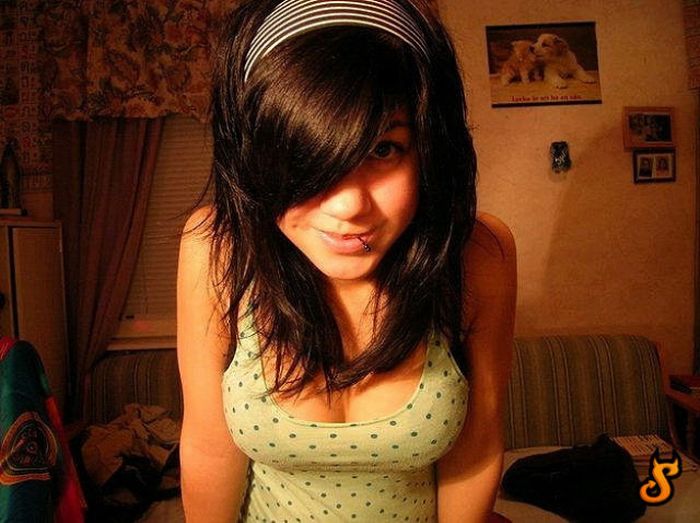 Cute Emo Girls (60 pics)