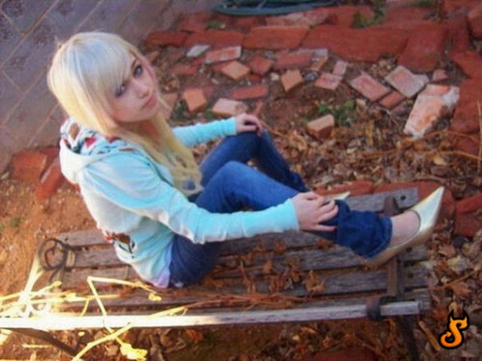 Cute Emo Girls (60 pics)