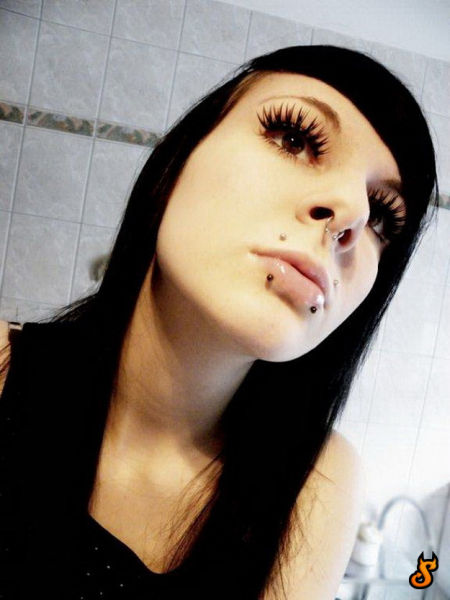 Cute Emo Girls (60 pics)
