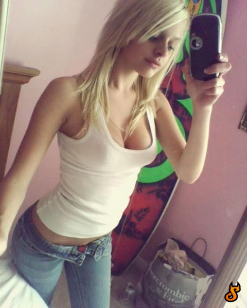 Cute Emo Girls (60 pics)