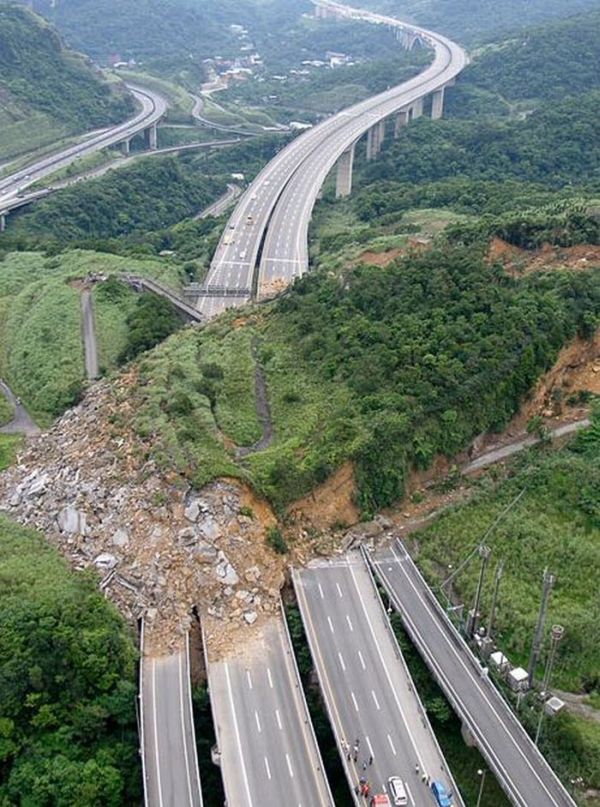 Acid Picdump (96 pics)