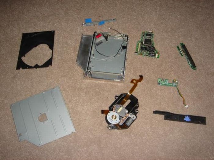 The New Life of Old CD-ROM (9 pics)