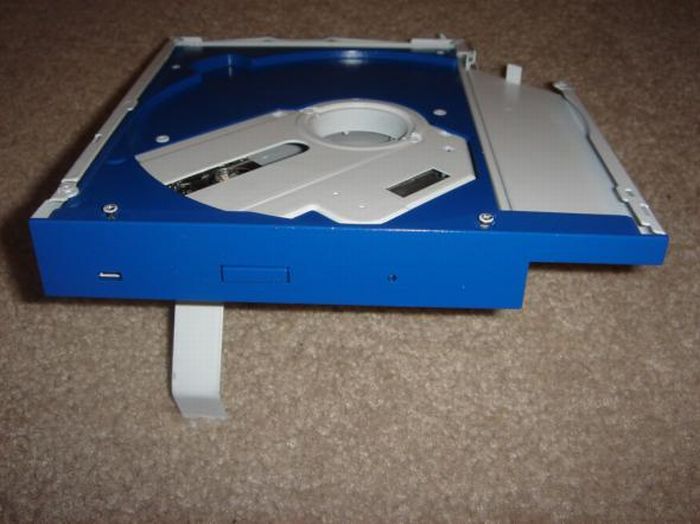The New Life of Old CD-ROM (9 pics)