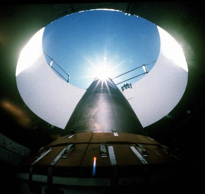 Inside A Nuclear Missile Silo (45 pics)