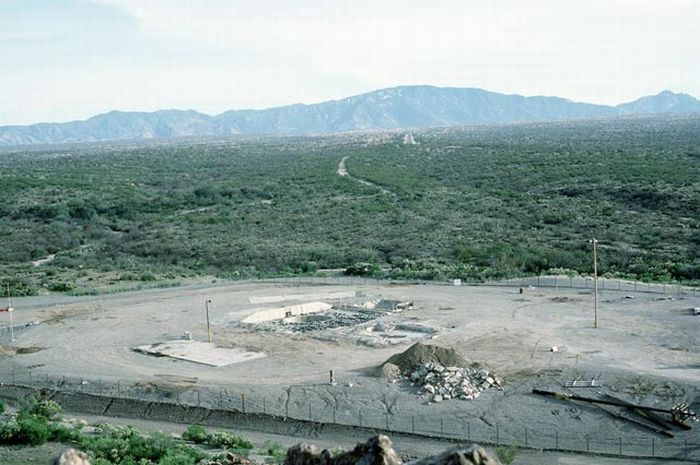 Inside A Nuclear Missile Silo (45 pics)