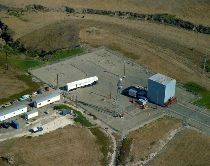 Inside A Nuclear Missile Silo (45 pics)