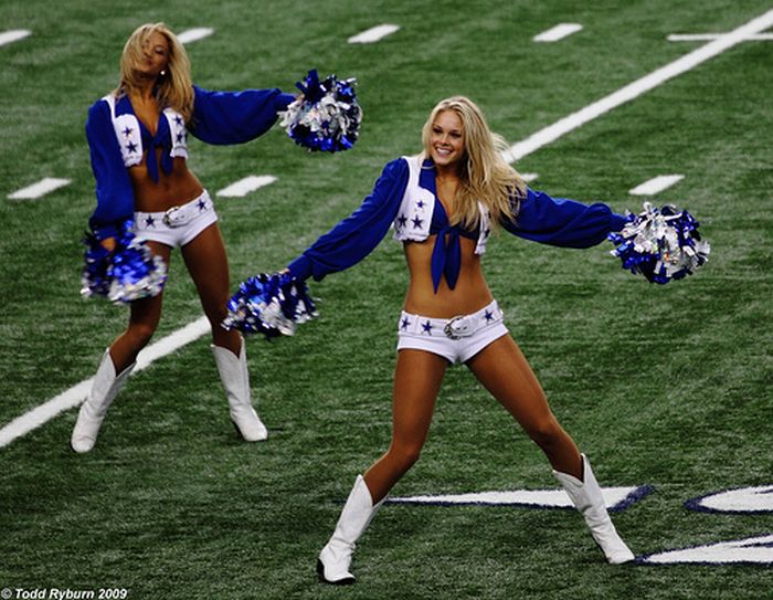 Dallas Cowboys Cheerleaders Are Damn Sexy (26 pics)