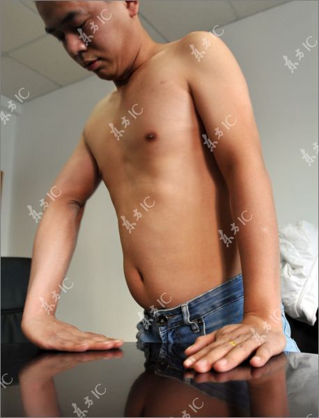 Very Flexible Man (8 pics)