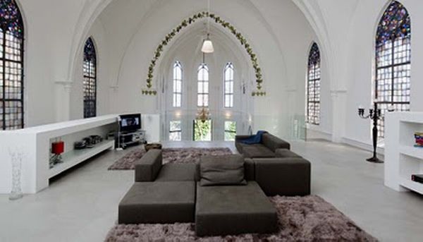 Church Converted into a House (15 pics)