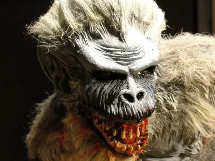 Crate Beast from the Creepshow (14 pics)