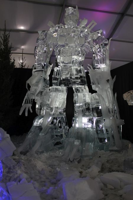 Optimus Prime Ice Sculpture (5 pics)