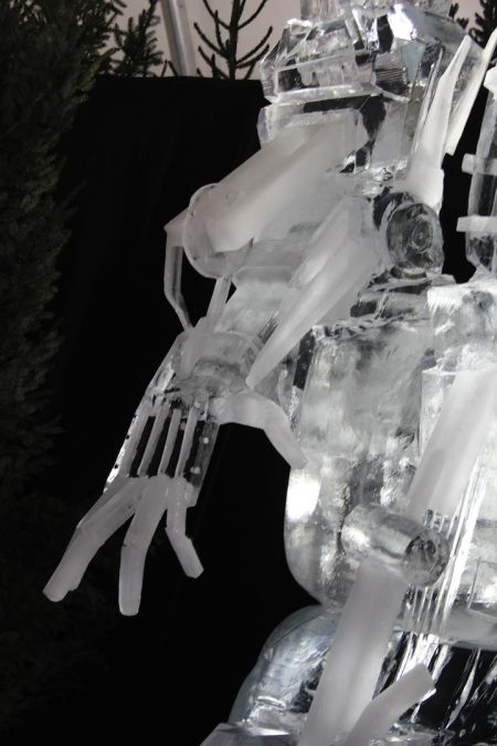 Optimus Prime Ice Sculpture (5 pics)