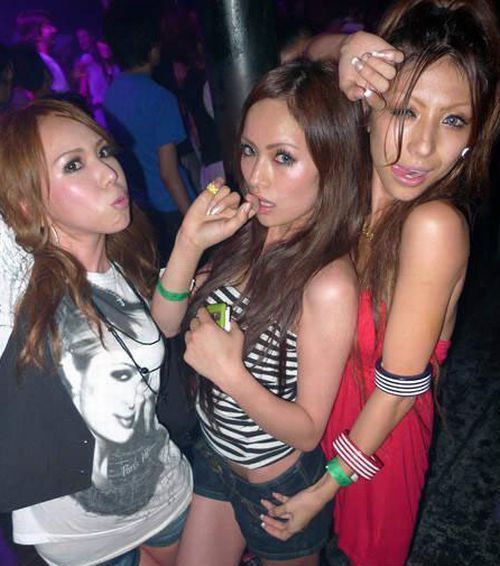 Night Clubs in China (29 pics)