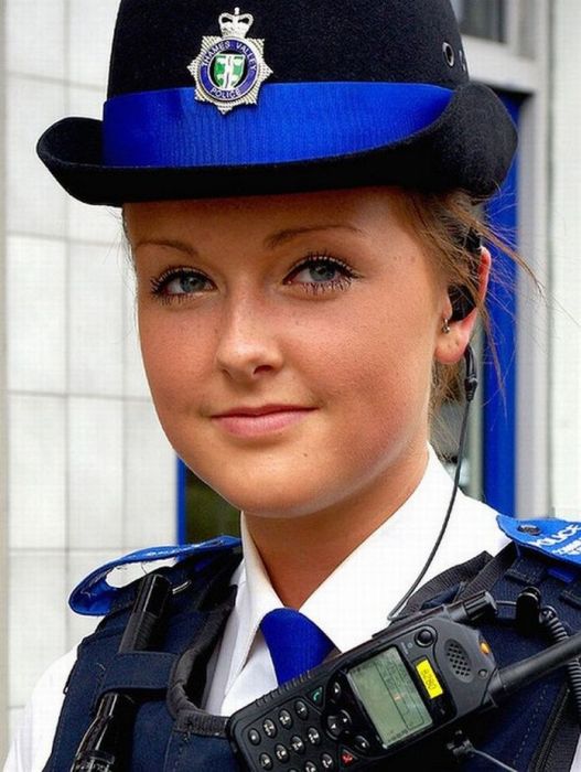 Police Women from the Different Countries (53 pics)